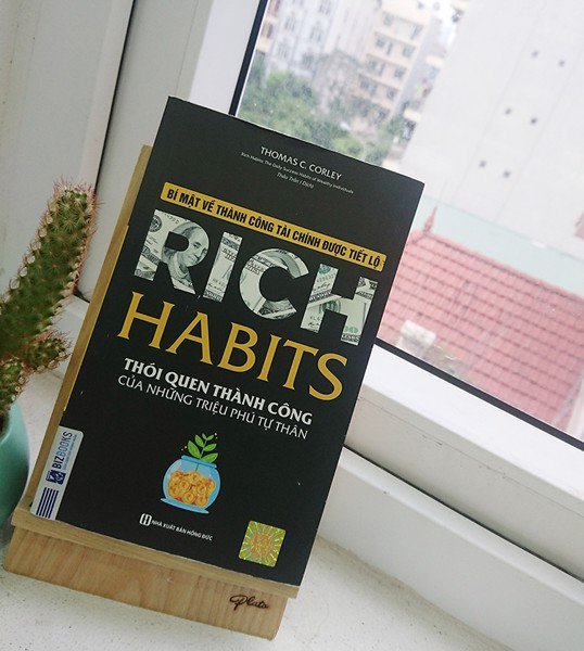 review sách rich habits